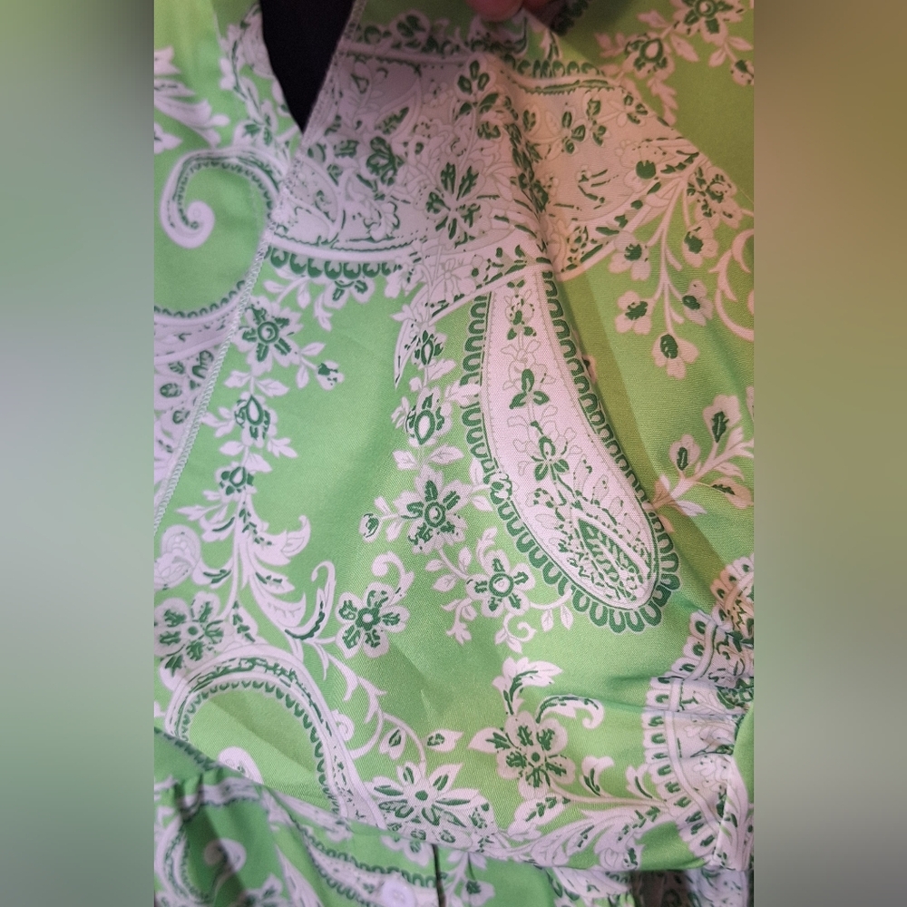 SundayUp Vibrant Green Patterned Bell Sleeve Tiered Dress Sz. M #1976 - Picture 3 of 8
